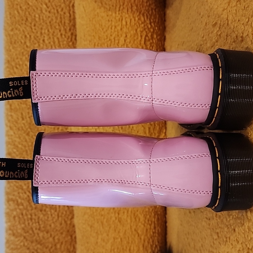 Dr. Marten 1460 Pale Pink Patent Leather Boot 10W/8.5M (US) Brand New - Picture 4 of 7